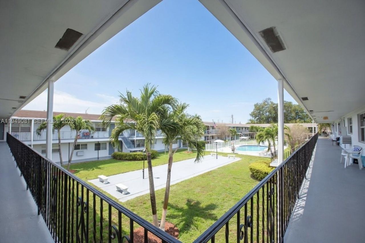 7401 Pines Blvd, Unit 222, Pembroke Pines, FL 33024 Photo