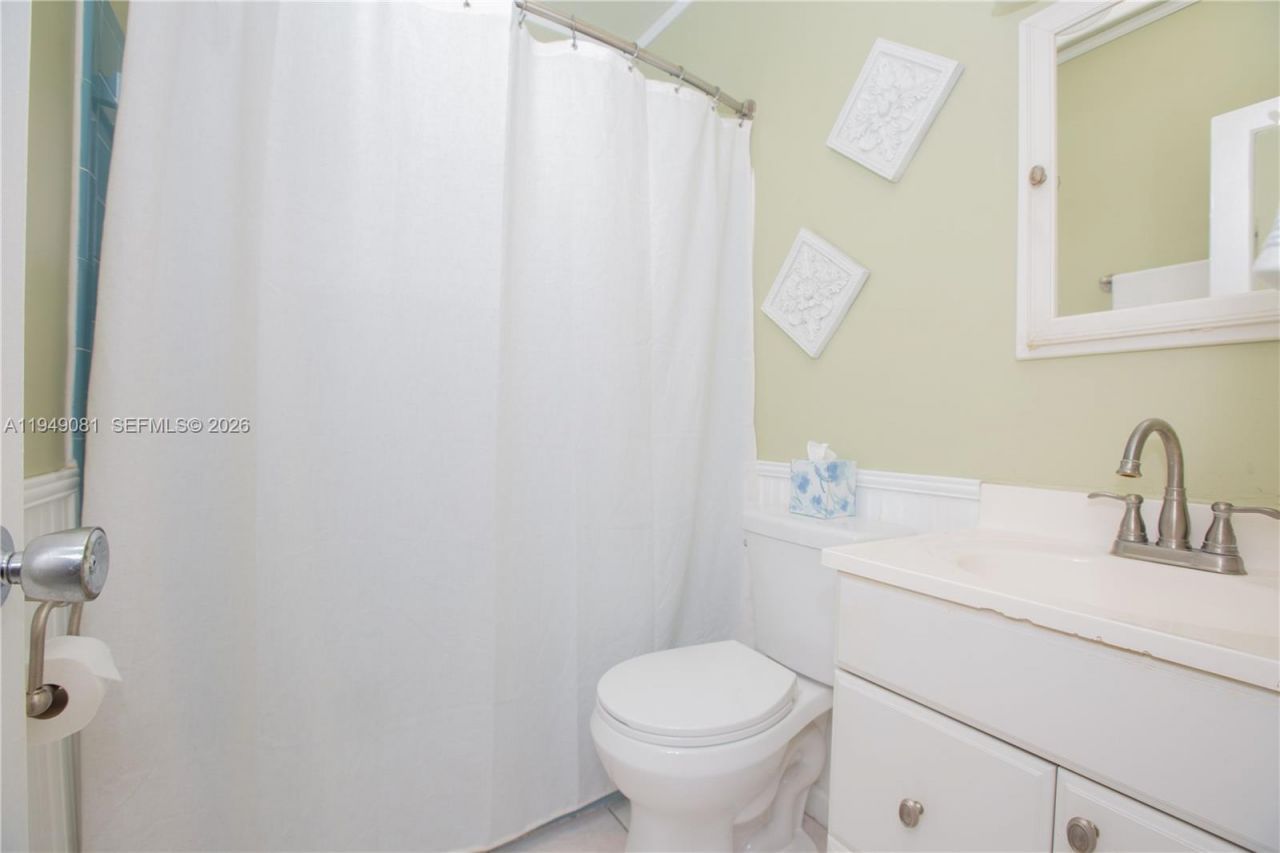 7401 Pines Blvd, Unit 222, Pembroke Pines, FL 33024 Photo