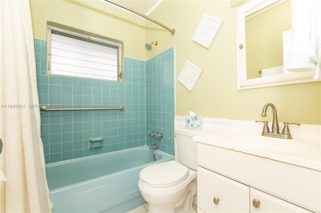 7401 Pines Blvd, Unit 222, Pembroke Pines, FL 33024 Photo