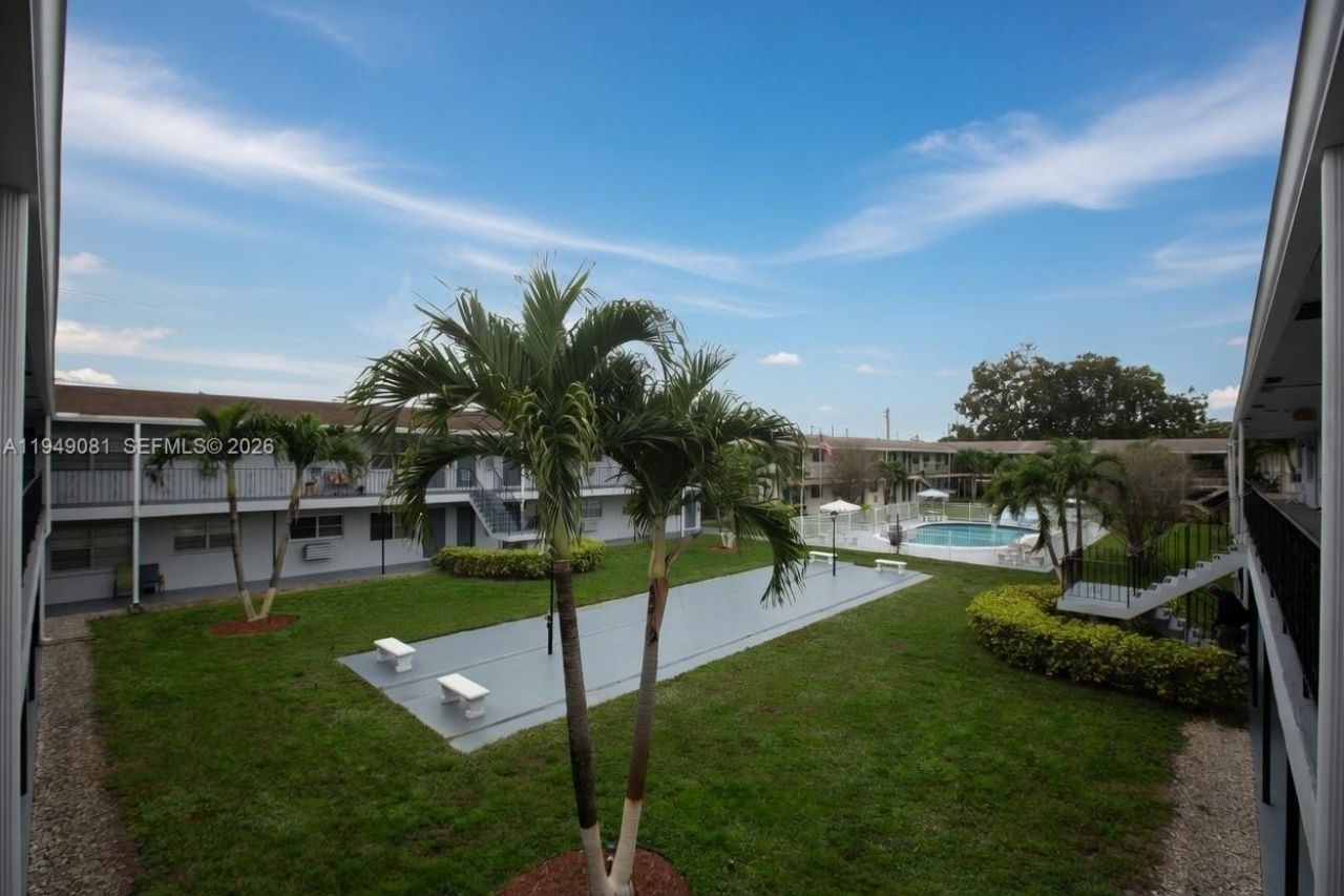 7401 Pines Blvd, Unit 222, Pembroke Pines, FL 33024 Photo