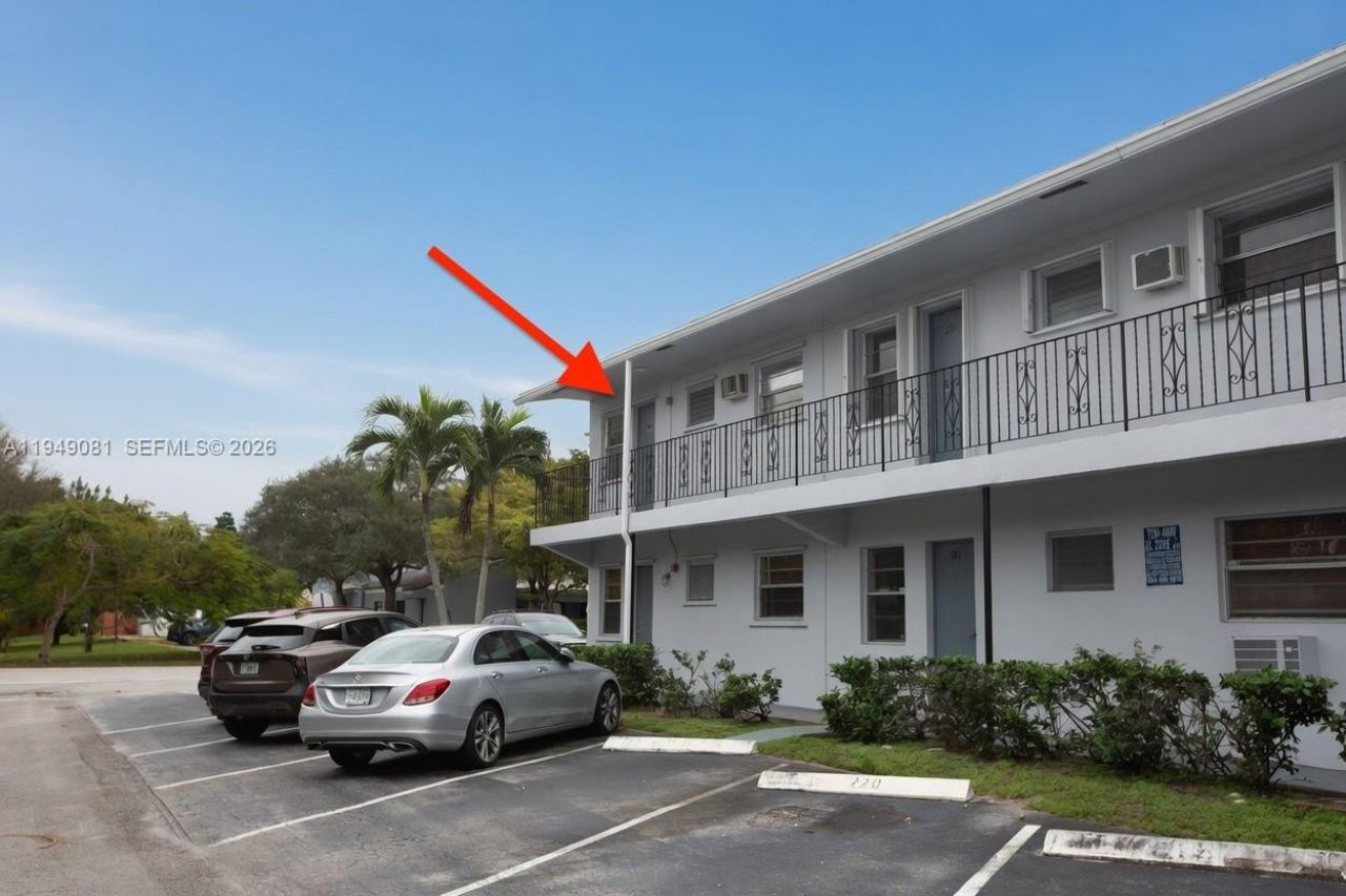 7401 Pines Blvd, Unit 222, Pembroke Pines, FL 33024 Photo