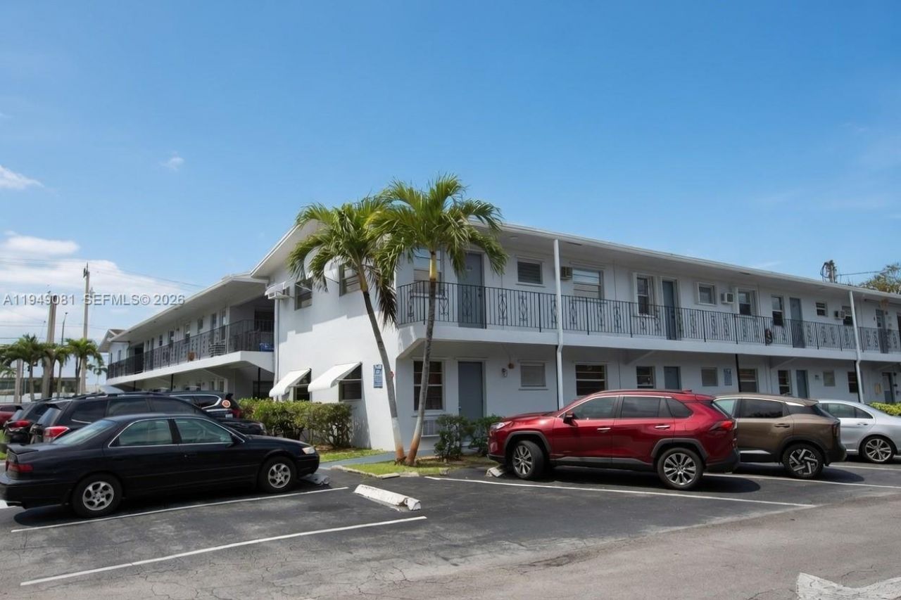 7401 Pines Blvd, Unit 222, Pembroke Pines, FL 33024 Photo