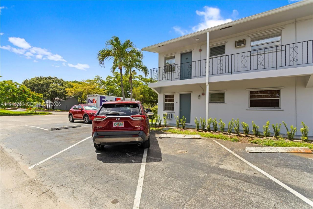 7401 Pines Blvd, Unit 222, Pembroke Pines, FL 33024 Photo