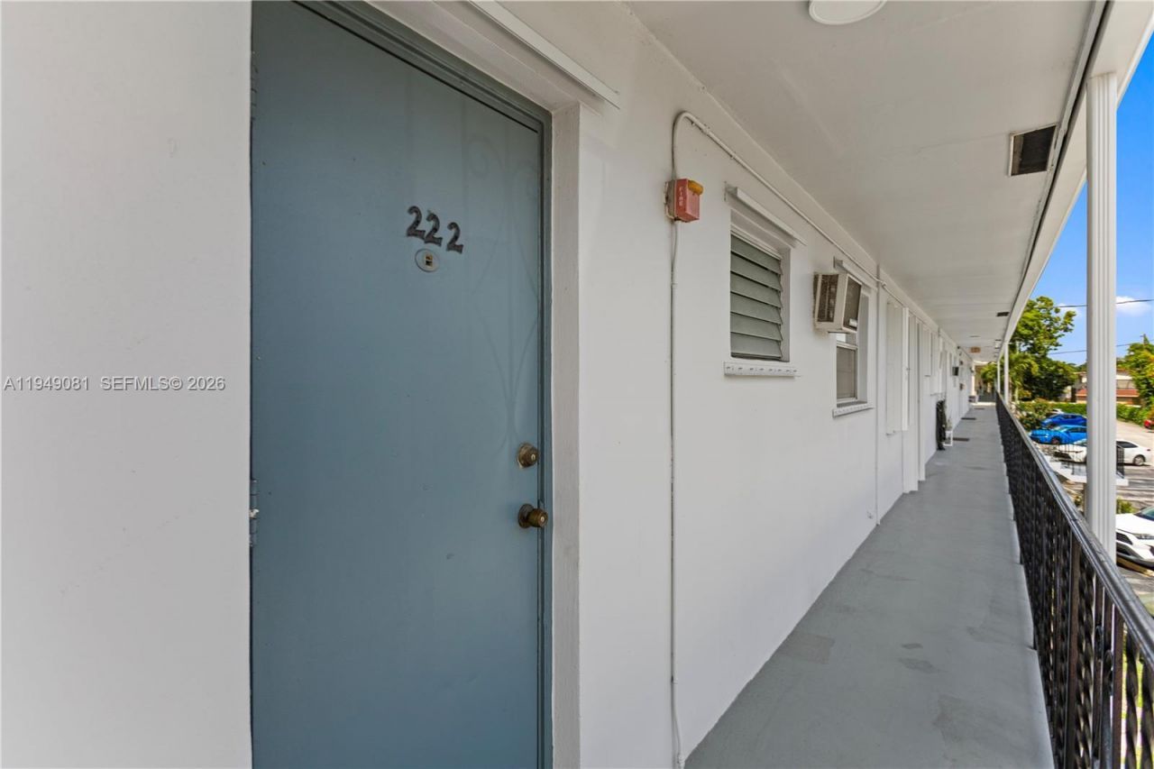 7401 Pines Blvd, Unit 222, Pembroke Pines, FL 33024 Photo