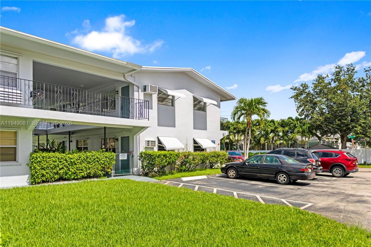 7401 Pines Blvd, Unit 222, Pembroke Pines, FL 33024 Photo