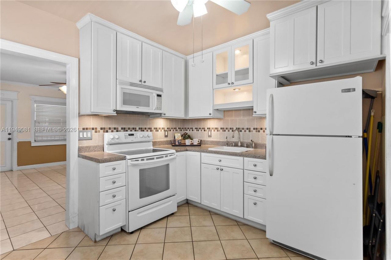 7401 Pines Blvd, Unit 222, Pembroke Pines, FL 33024 Photo