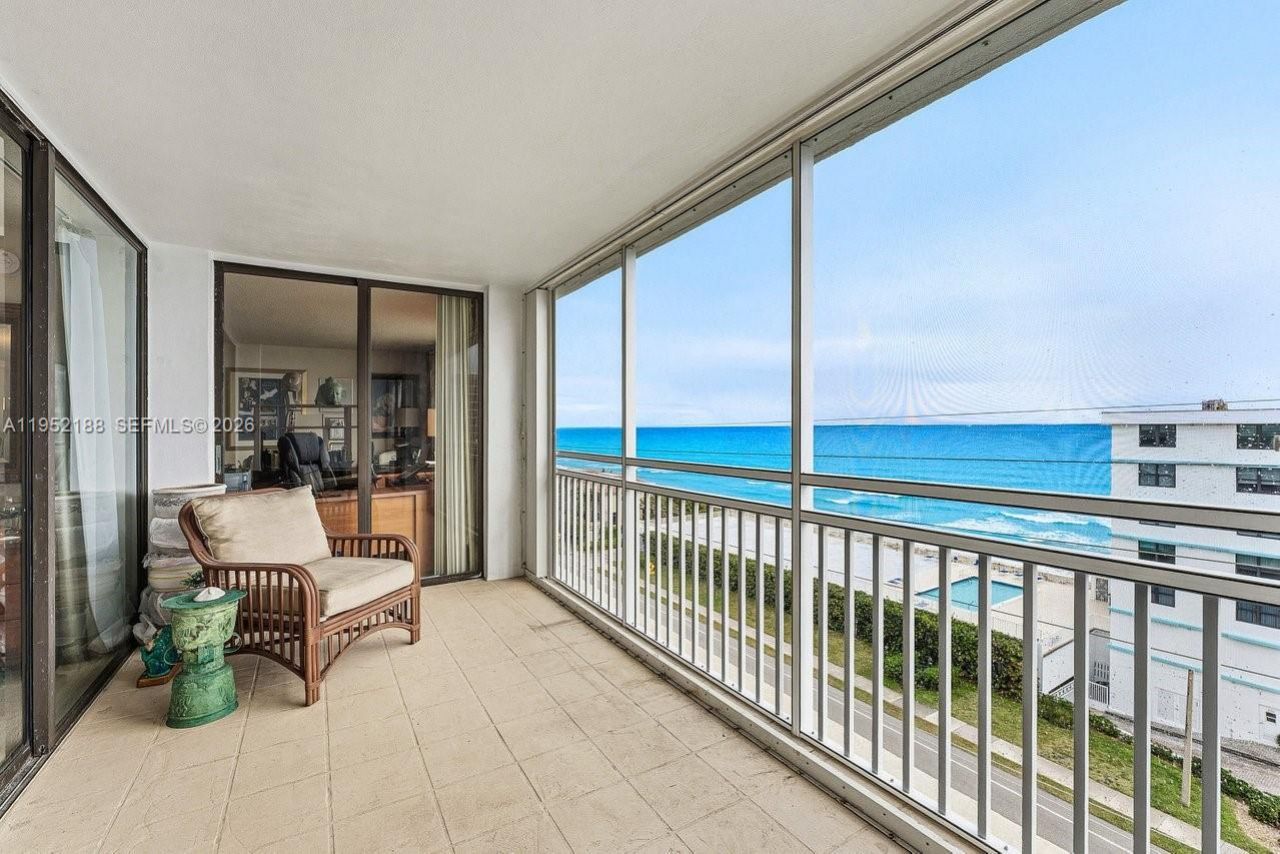 911 Ocean Dr, Unit 703, Juno Beach, FL 33408 Photo