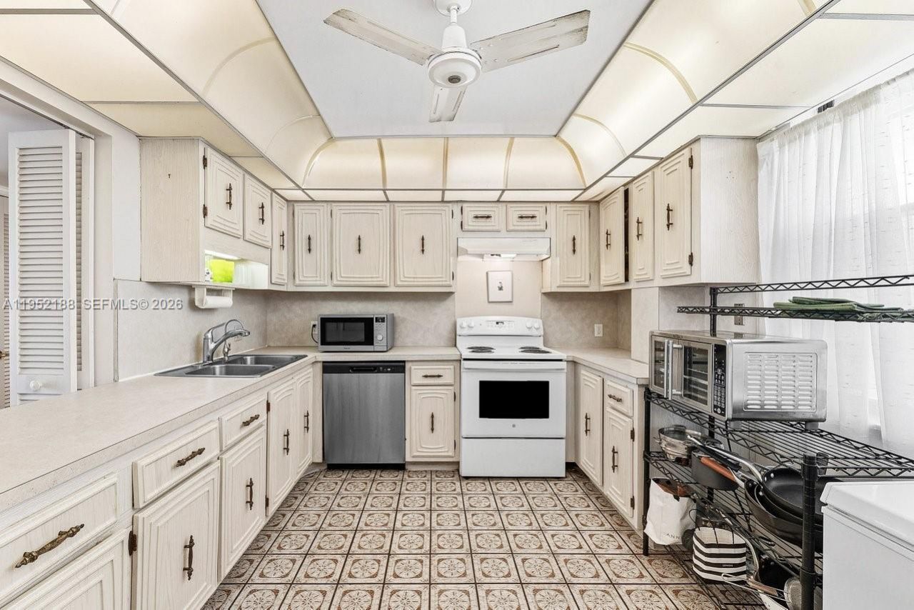 911 Ocean Dr, Unit 703, Juno Beach, FL 33408 Photo