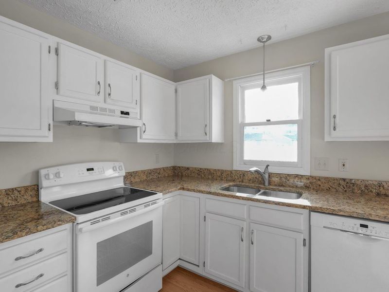 5875 Parkbridge Lane, Dublin, OH 43016 Photo 13