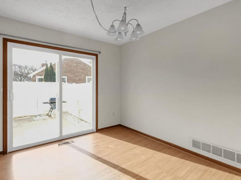 5875 Parkbridge Lane, Dublin, OH 43016 Photo 9