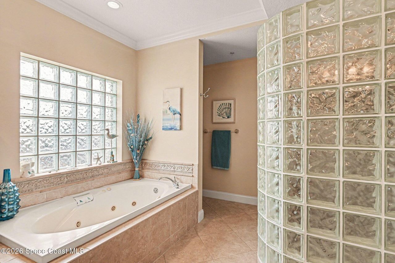 21 Riverside Drive, Unit 902, Cocoa, FL 32922 Photo