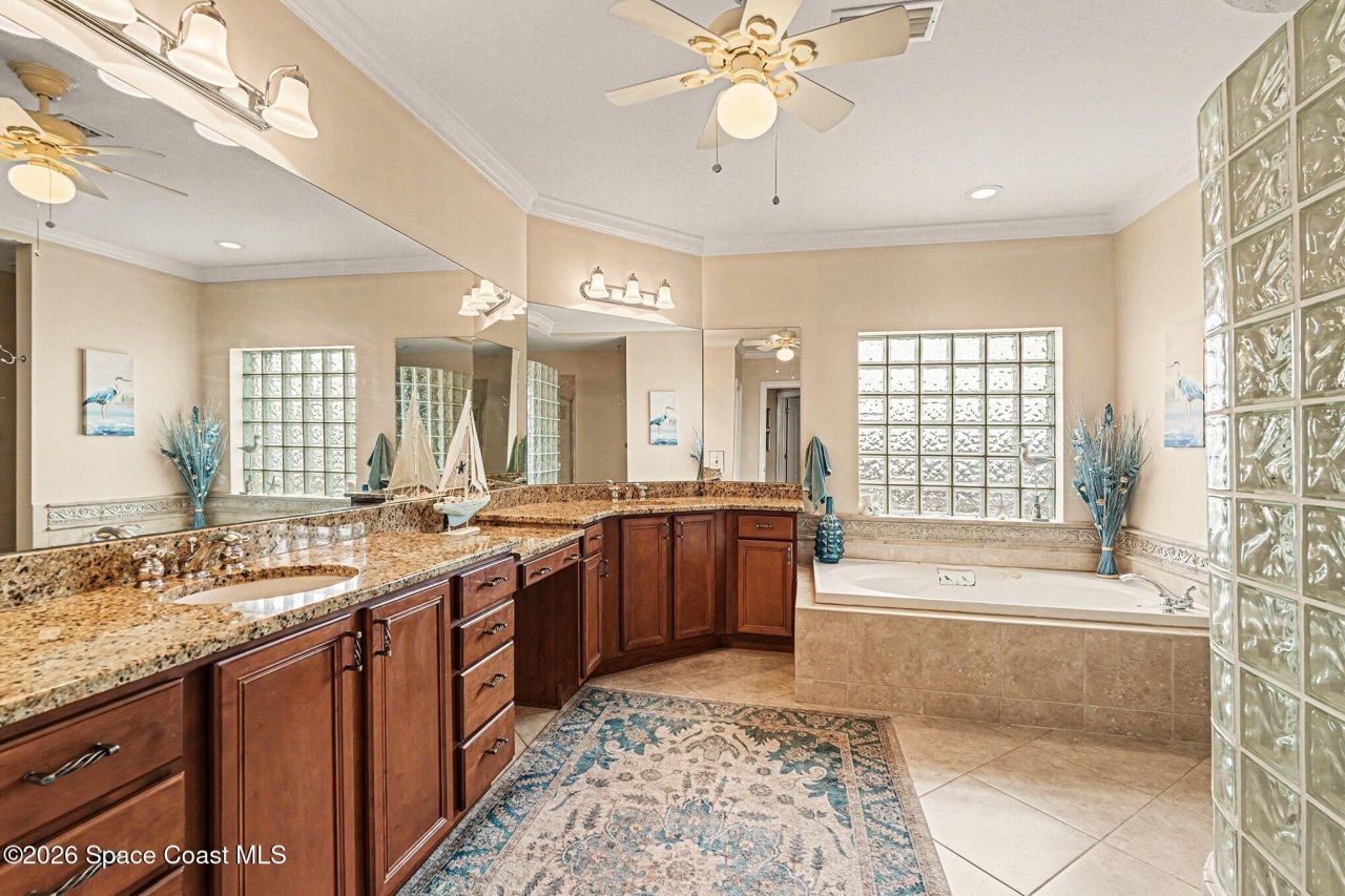 21 Riverside Drive, Unit 902, Cocoa, FL 32922 Photo