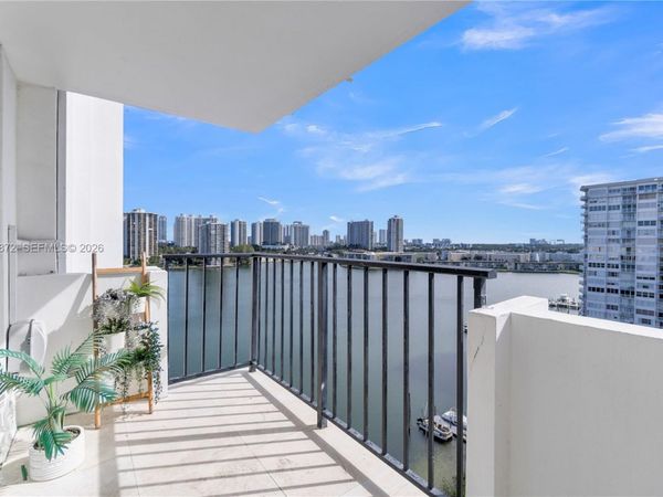 2780 NE 183rd St, Unit 1414, Aventura, FL 33160