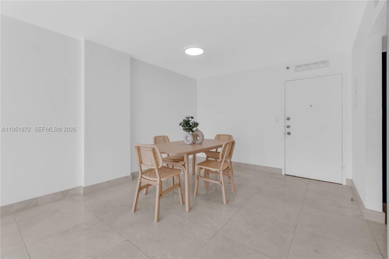 2780 NE 183rd St, Unit 1414, Aventura, FL 33160 Photo