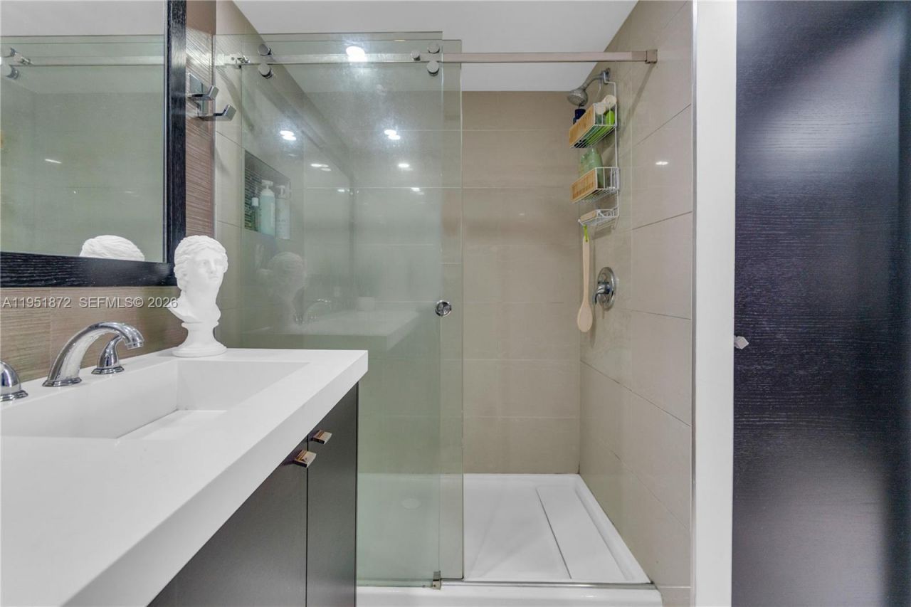 2780 NE 183rd St, Unit 1414, Aventura, FL 33160 Photo