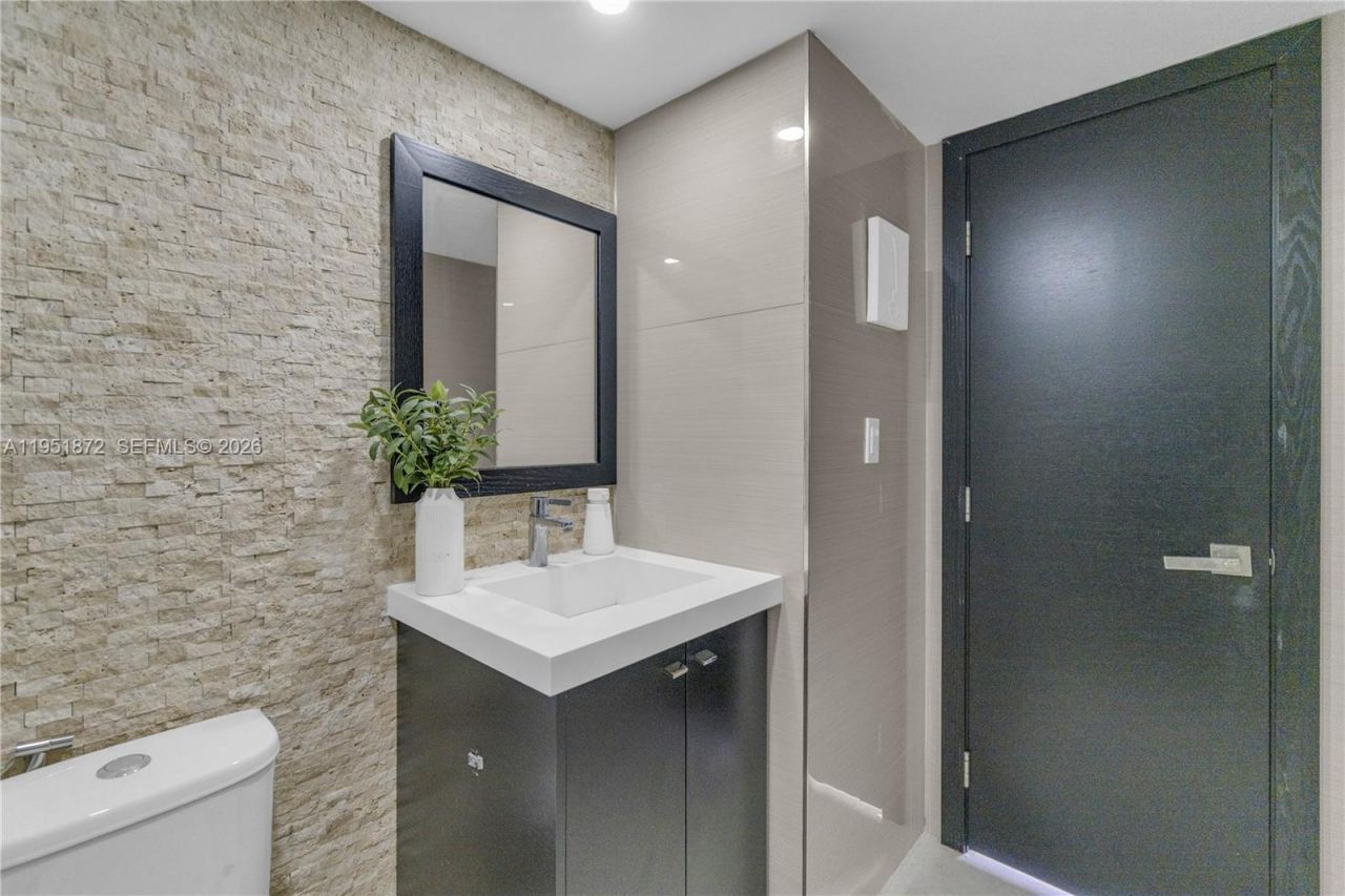 2780 NE 183rd St, Unit 1414, Aventura, FL 33160 Photo