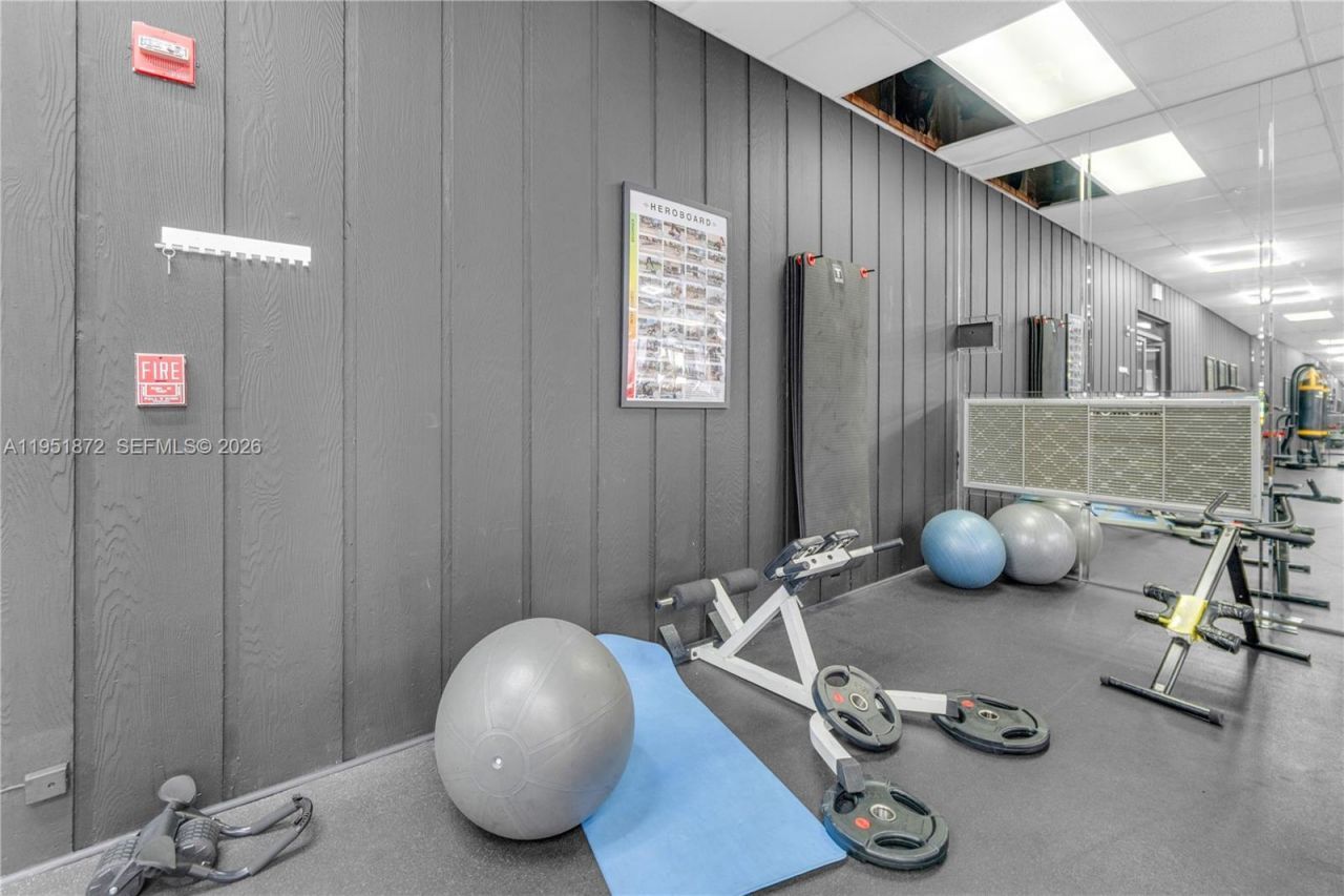 2780 NE 183rd St, Unit 1414, Aventura, FL 33160 Photo