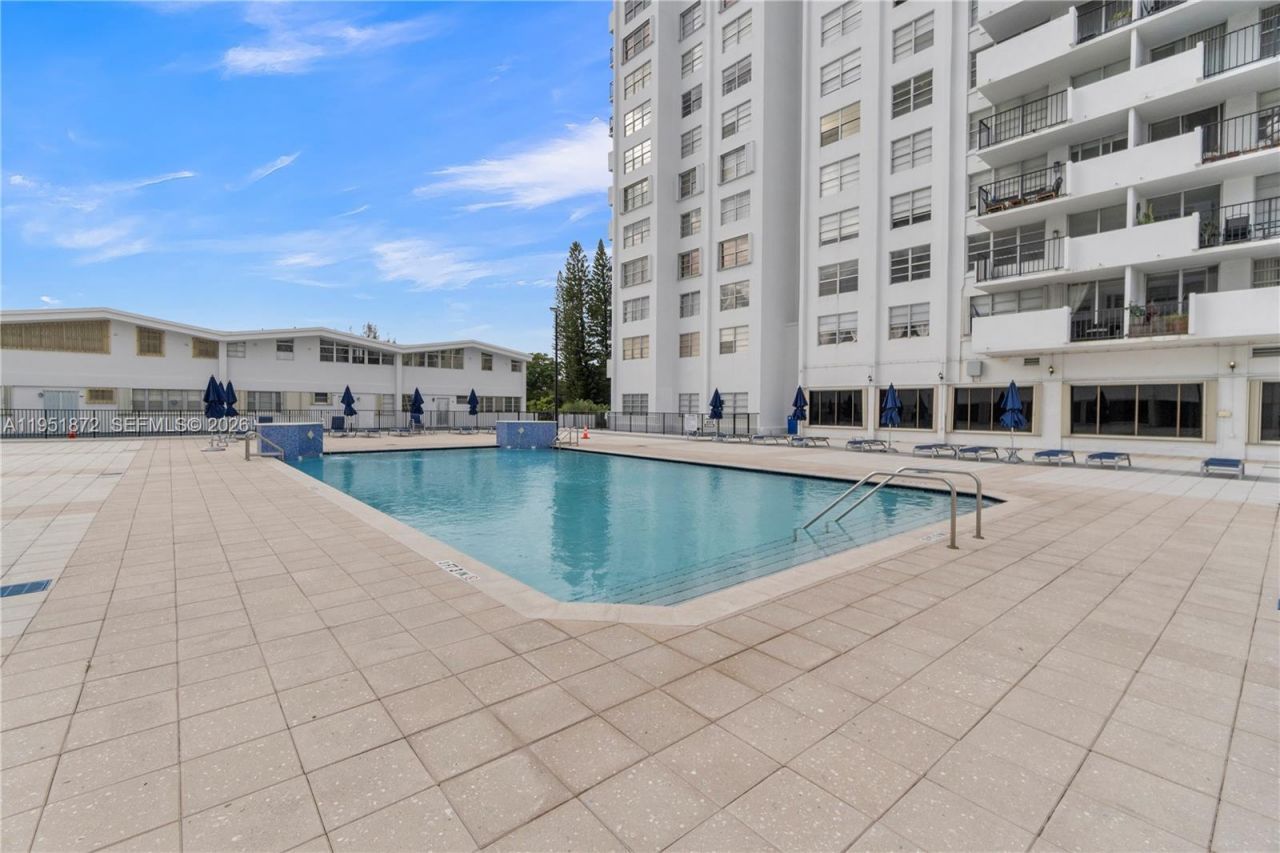 2780 NE 183rd St, Unit 1414, Aventura, FL 33160 Photo