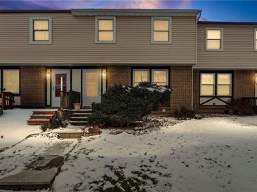 12 Carriage Court, Farmington, NY 14425