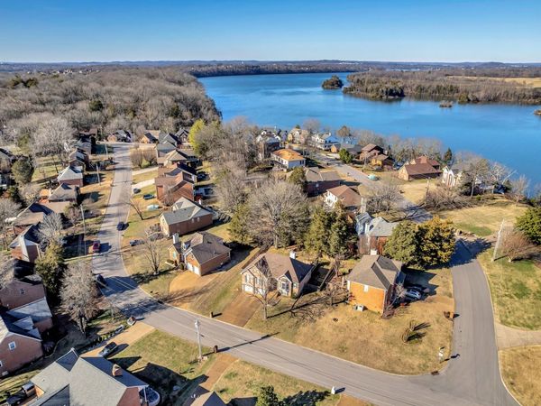 2015 Woods Run, Mount Juliet, TN 37122