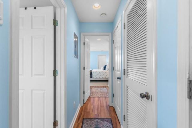 300 Shorehaven Dr. Photo 10