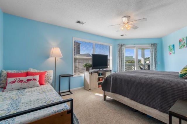 300 Shorehaven Dr. Photo 11