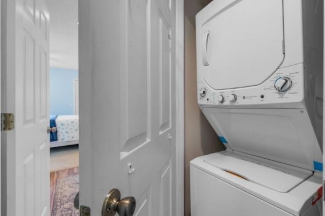 300 Shorehaven Dr. Photo 17