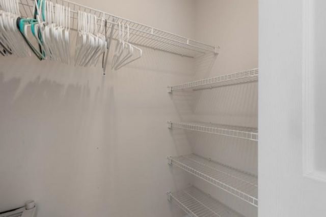 300 Shorehaven Dr. Photo 21