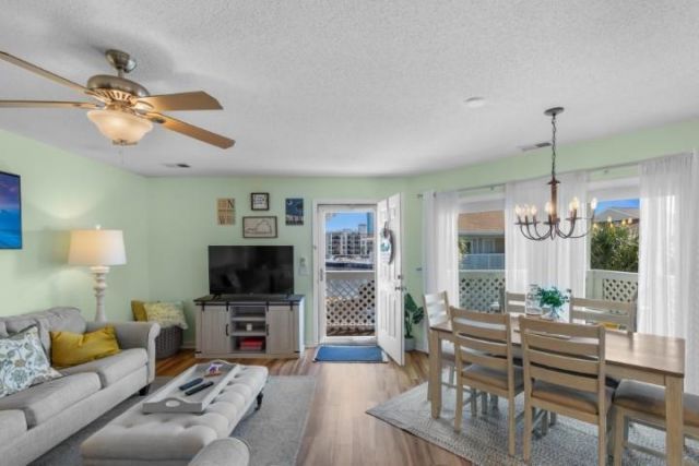 300 Shorehaven Dr. Photo 6