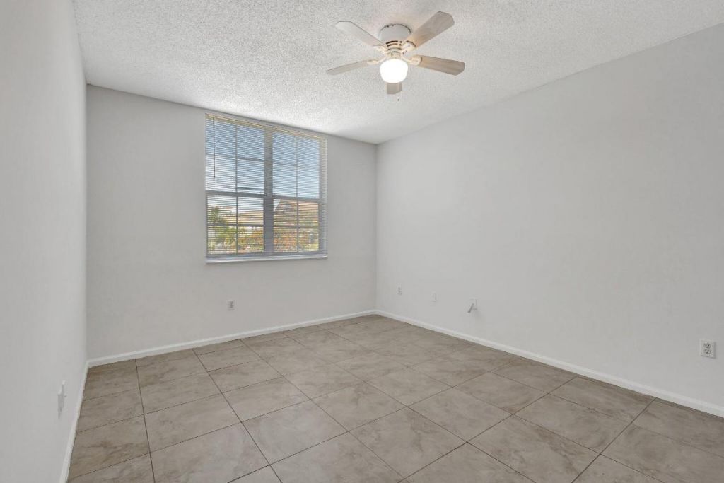 720 S Sapodilla Avenue, Unit 303, West Palm Beach, FL 33401 Photo
