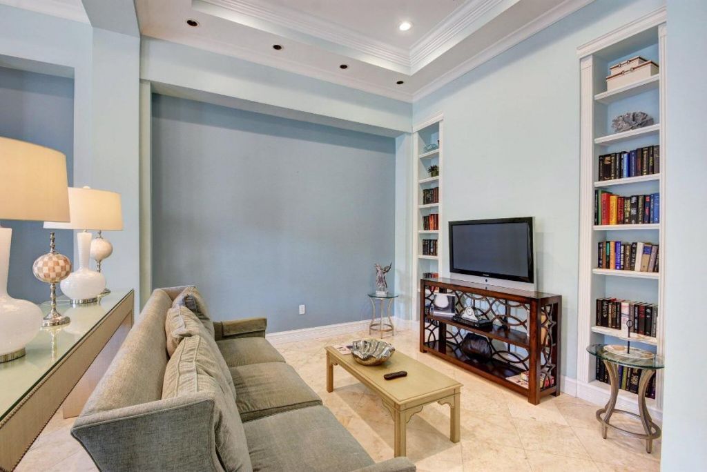 720 S Sapodilla Avenue, Unit 303, West Palm Beach, FL 33401 Photo