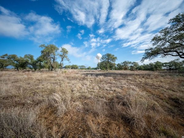1810 Paradise Pkwy, Canyon Lake, TX 78133
