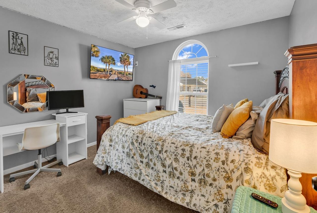 1010 Autumn Dr. Photo 11