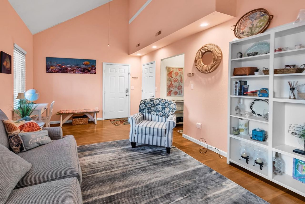 724 Juniper Dr. Photo 6