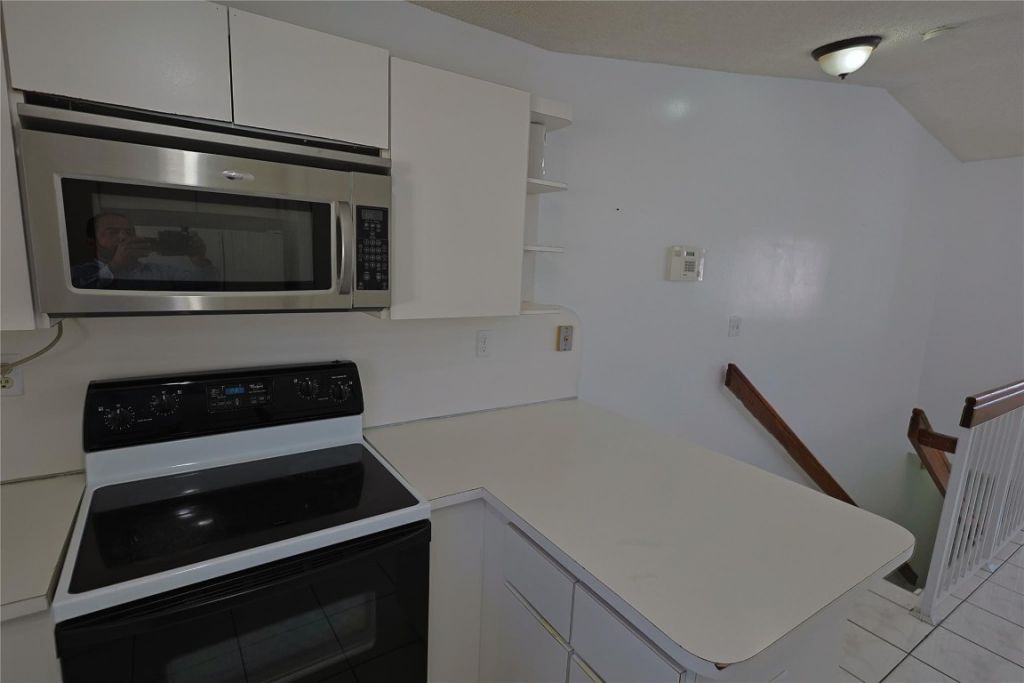 3250 W 70th Street, Unit 202, Hialeah, FL 33018 Photo