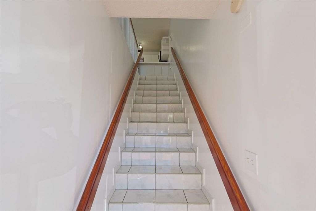 3250 W 70th Street, Unit 202, Hialeah, FL 33018 Photo