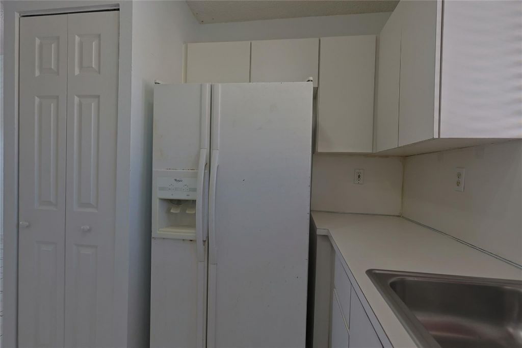 3250 W 70th Street, Unit 202, Hialeah, FL 33018 Photo