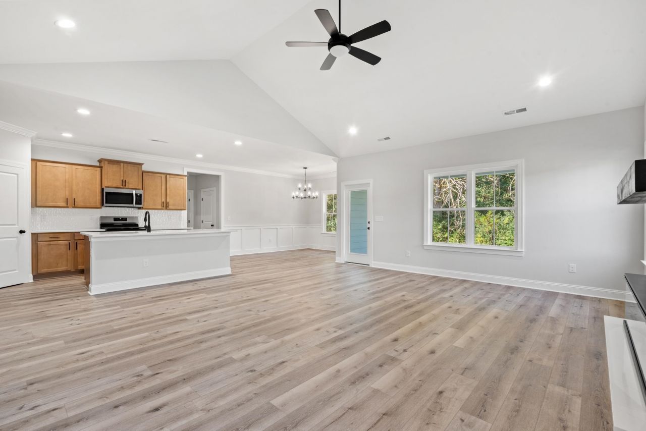 1100 Ridgewood Dr. Photo 11