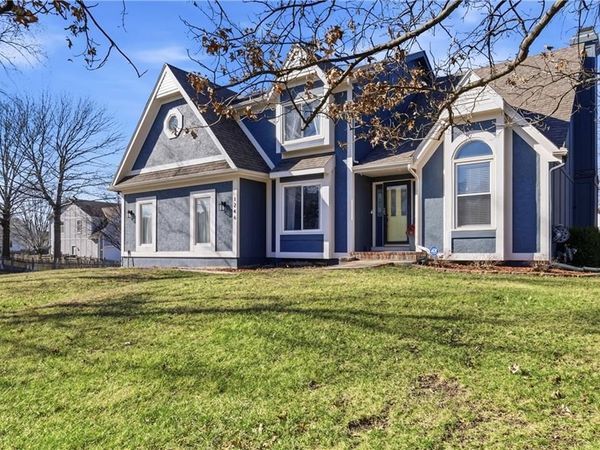 1246 E Meadow Lane, Olathe, KS 66062