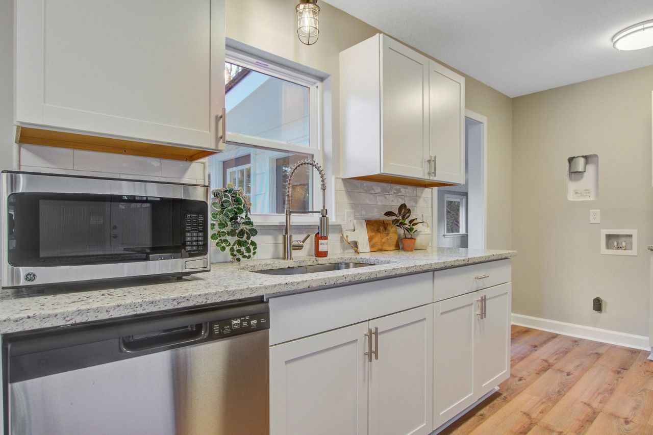 6144 Smith Road Photo 15