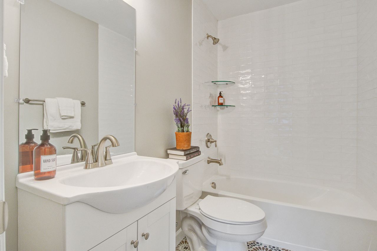 6144 Smith Road Photo 4