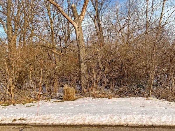 53434 Old Woodbridge Court, South Bend, IN 46637