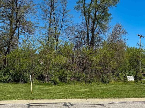 18015 Stoneridge Drive, South Bend, IN 46637