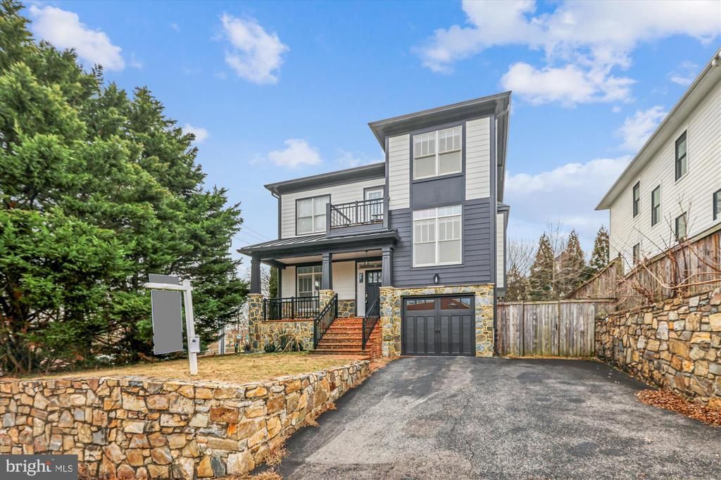 2500 12th Street N, Arlington, VA 22201 Main Photo