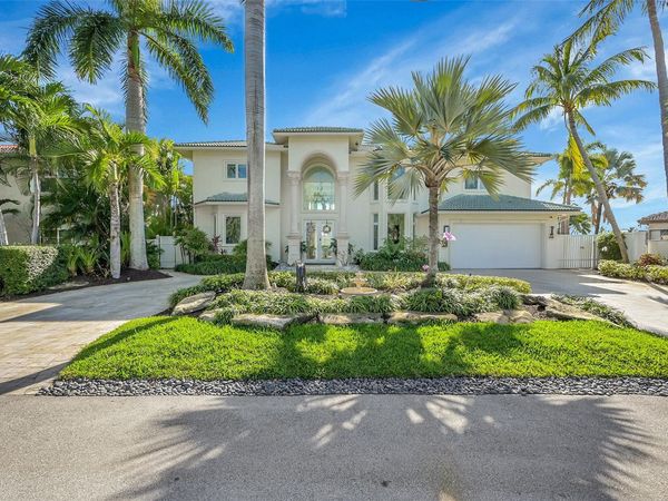 35 Fort Royal Is, Fort Lauderdale, FL 33308