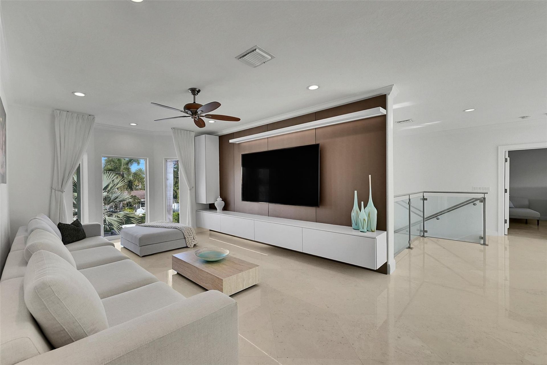 35 Fort Royal Island, Fort Lauderdale, FL 33308 Photo