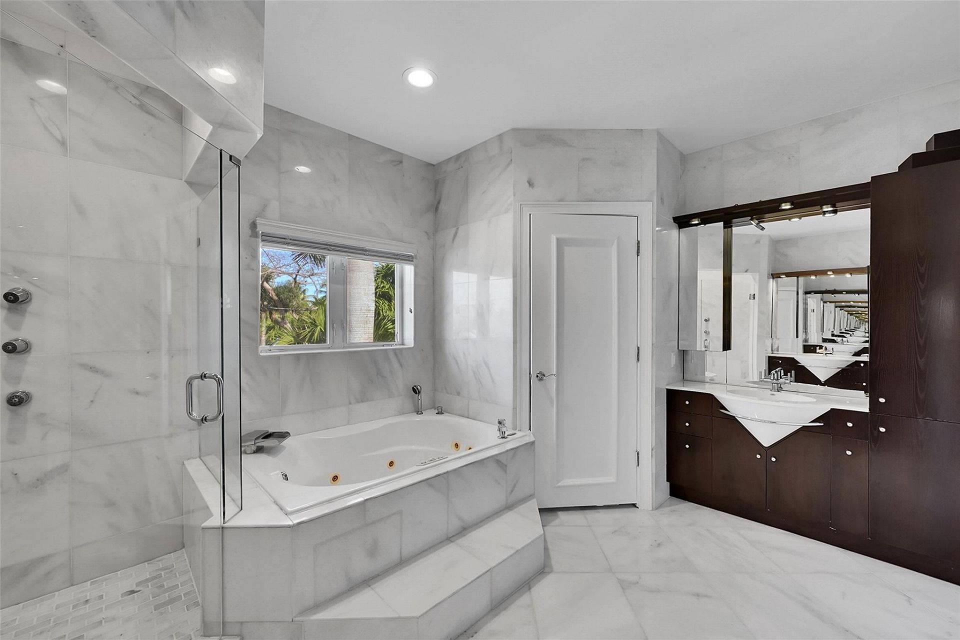 35 Fort Royal Island, Fort Lauderdale, FL 33308 Photo