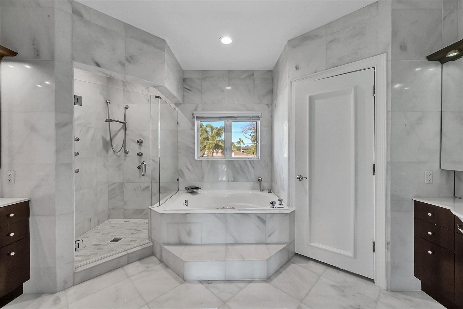 35 Fort Royal Island, Fort Lauderdale, FL 33308 Photo