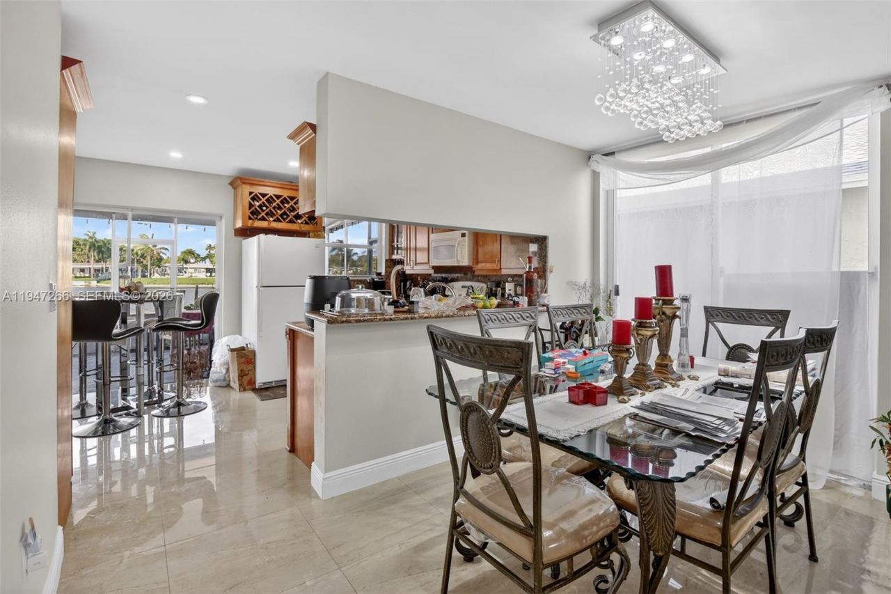 12017 NW 13th St, Pembroke Pines, FL 33026 Photo