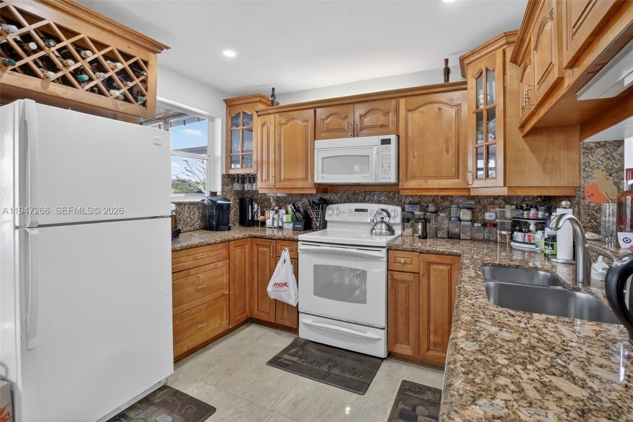 12017 NW 13th St, Pembroke Pines, FL 33026 Photo